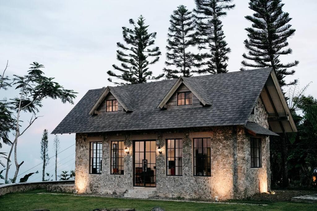 The Old Country Stone House Villa Cebu Exterior photo