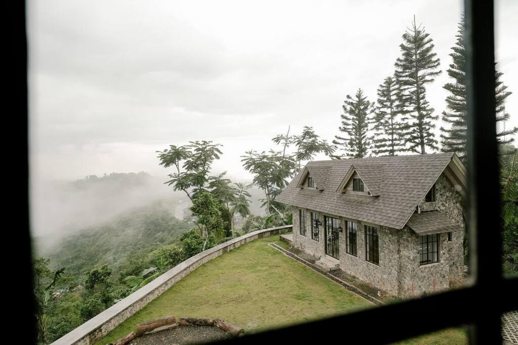 The Old Country Stone House Villa Cebu Exterior photo
